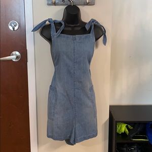 Aerie light denim shorts jumper